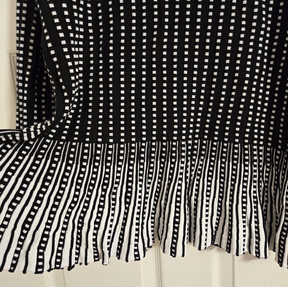 Cato black and white open front sweater size 18/20 W - Picture 4 of 10